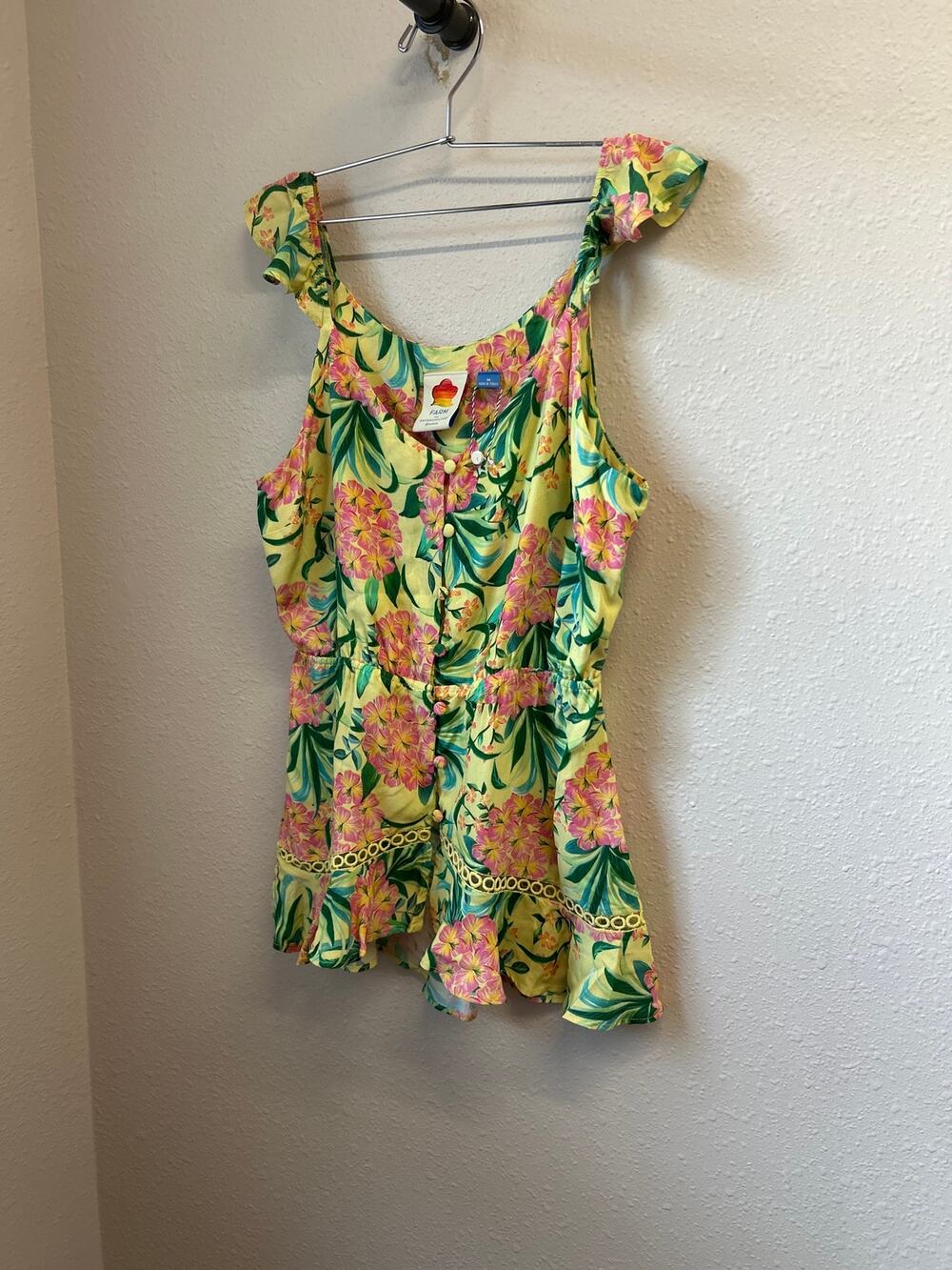 Farm Rio Anthropologie 100% Viscose Tropical Floral Tank size Med button up NWOT